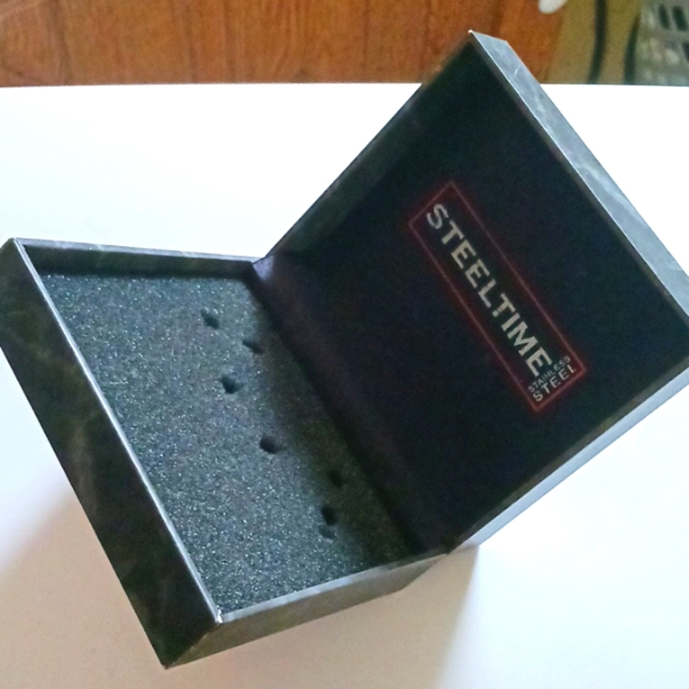 Steel time box for necklace/chain